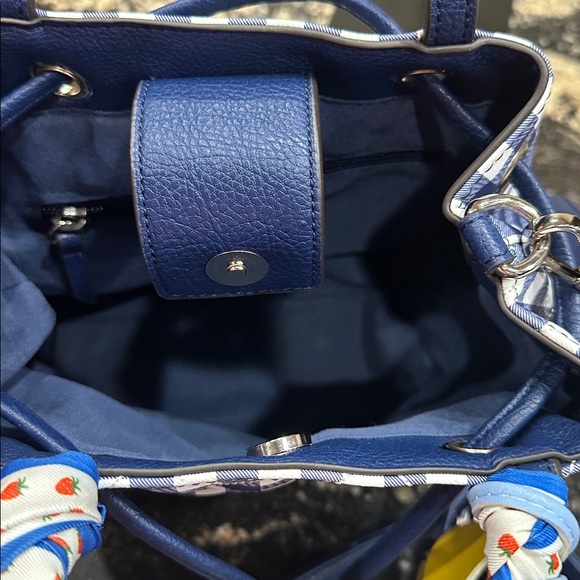 Liz Claiborne Gingham Drawstring Bag with Elephant Charm - Picture 5 of 8